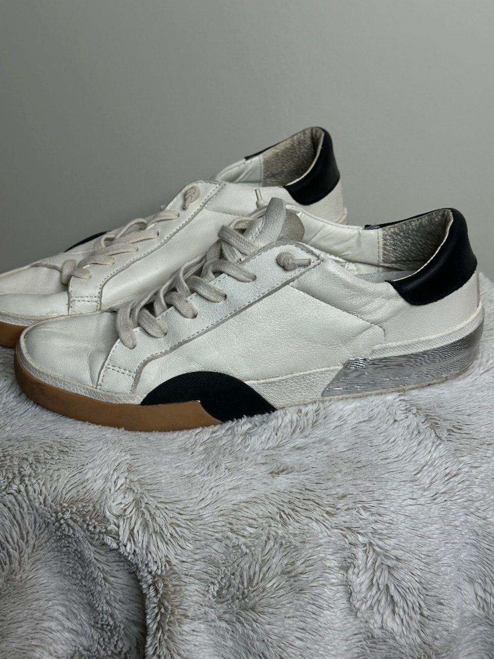 Dolce Vita White and Black Classic Low top